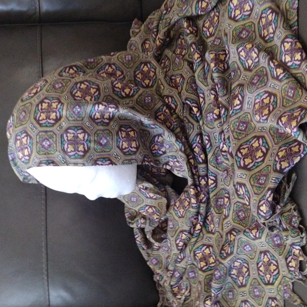 Geometric Patterned Fabric - Picture 3 of 3